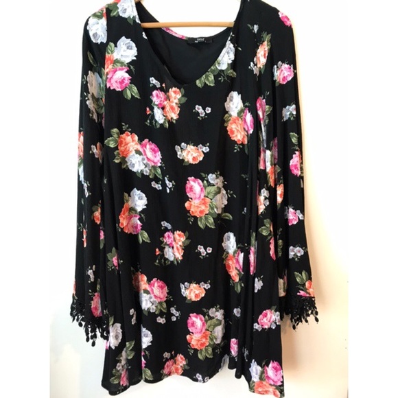 Dresses & Skirts - Flower print Dress